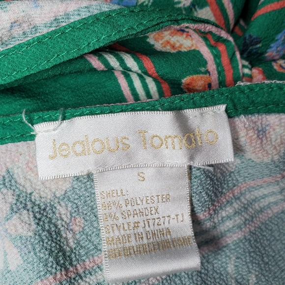 Green Top - Picture 7 of 7